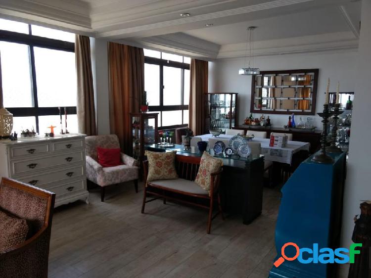 Apartamento com 4 dormitórios à venda, 204 m² por R$