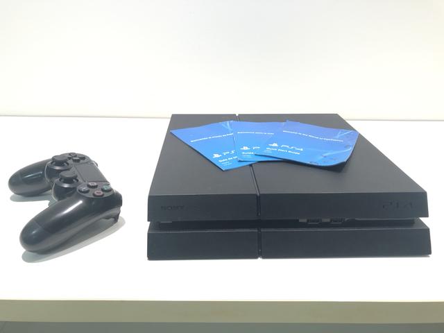 PS4 Fat Ônix 500Gb + 4 Jogos