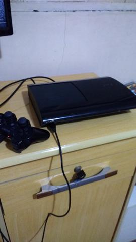 Playstation 3 slim 500gb com 1 controle de PS 3 e 1 jogo de