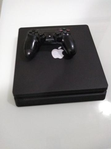 Playstation 4 slim