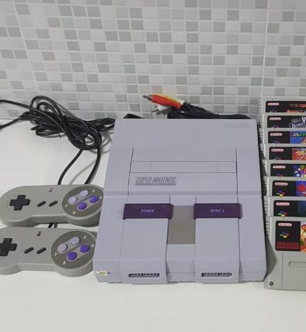 Super Nintendo + 2 Controles + 5 jogos