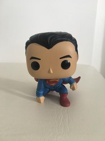 Funko pop - superman homem de aço