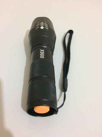 Lanterna X900 Novinha