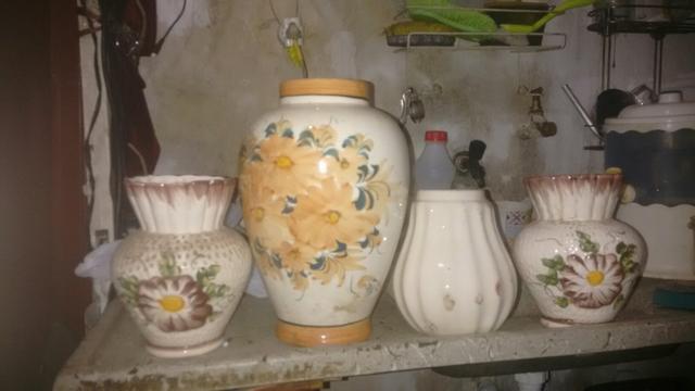 Vasos e jarros antigos