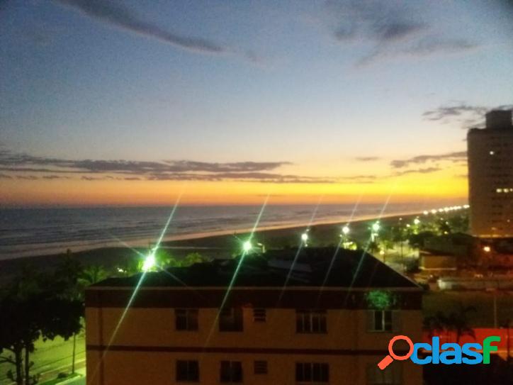 Apartamento na Ocian / 2 Dorm / Edifício frente a Praia !