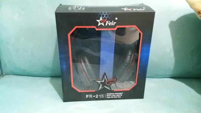Headset usb novo.