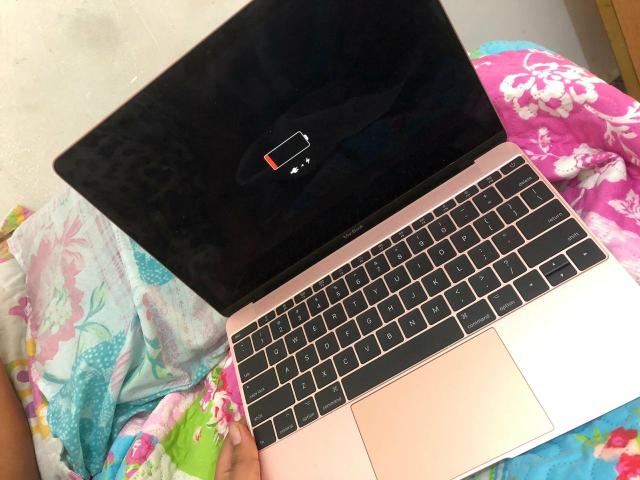 Macbook Air (13-inch, )