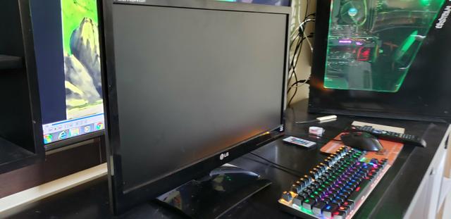Monitor LG 22"