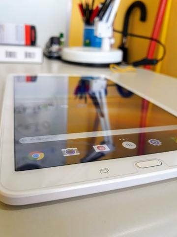 Tablet Samsung Galaxy Tab E 8GB Wi-Fi 9.6" Branco + NA CAIXA