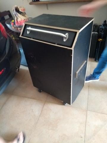 Caixa para contrabaixo Ampeg 6x10