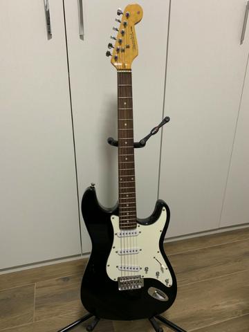 Guitarra Giannini Stratocaster preta