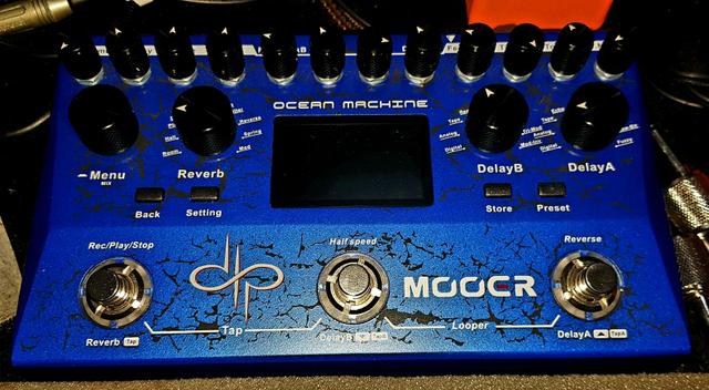 Mooer Ocean Machine + fonte boss