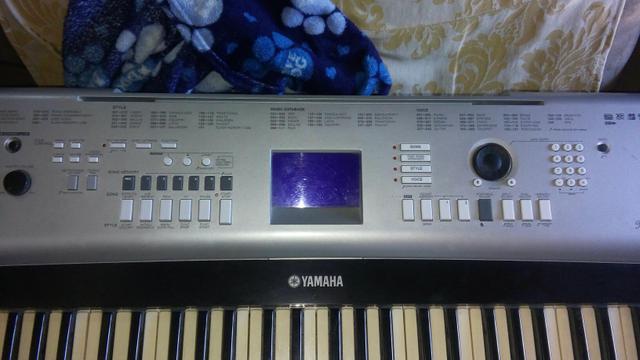 Piano Yamaha DGX520