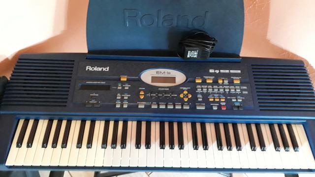 Teclado Roland EM-1B