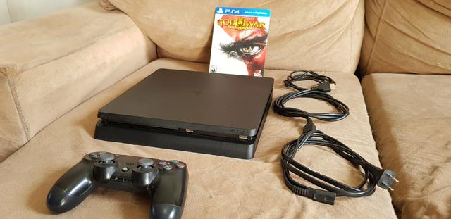 PS4 Slim 500 GB - 1 controle e 1 jogo