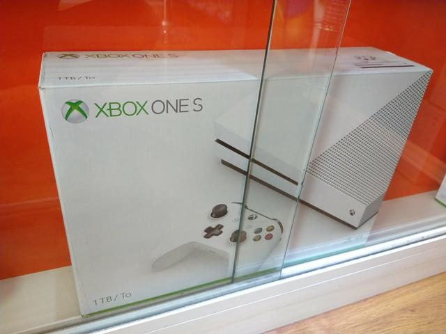 Xbox one s com hd de 1 tb