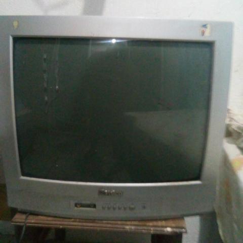 TV 20" Retrô Philco 100 R$