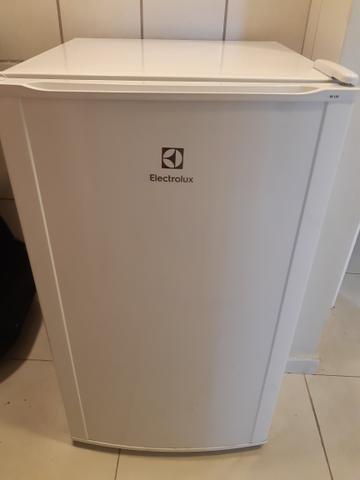 Frigobar Electrolux CD RE120