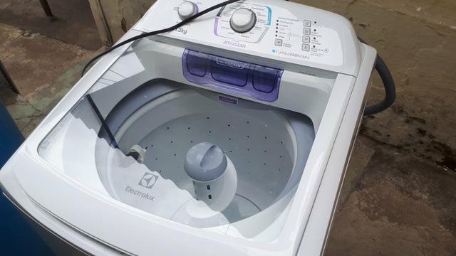 Máquina de lavar Eletrolux 13kg - Nova