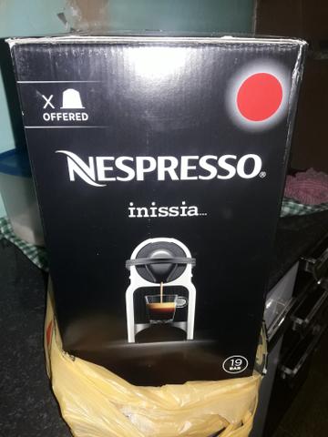 Nespresso Inissia com 60 capsulas