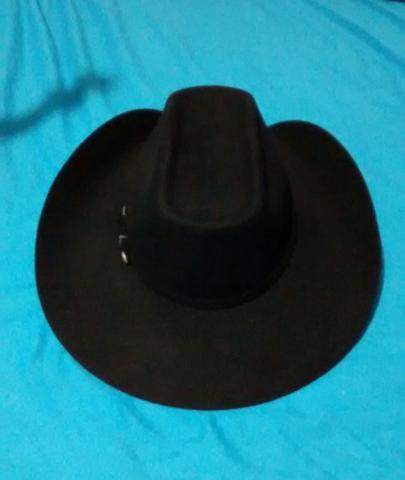 Chapéu de cowboy preto usado apenas 2x