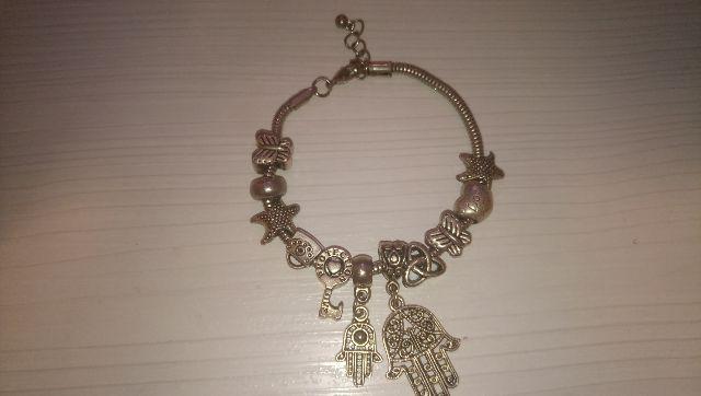 Pulseira com berloques