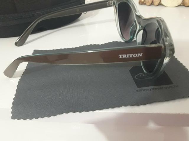 Óculos da marca Triton estilo gatinho