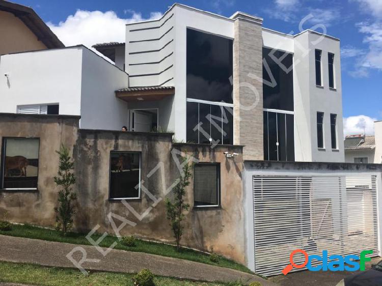 Casa com 4 dorms em Poços de Caldas - Residencial