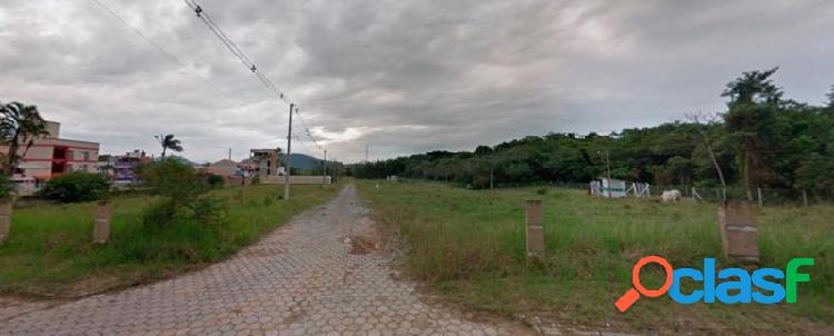 Terreno com 300 m2 em Penha - Armação por 208 mil à venda
