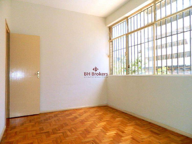 Apartamento, Funcionários, 2 Quartos, 0 Vaga, 0 Suíte