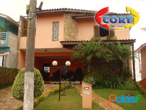 Casa em Condomínio Fechado!