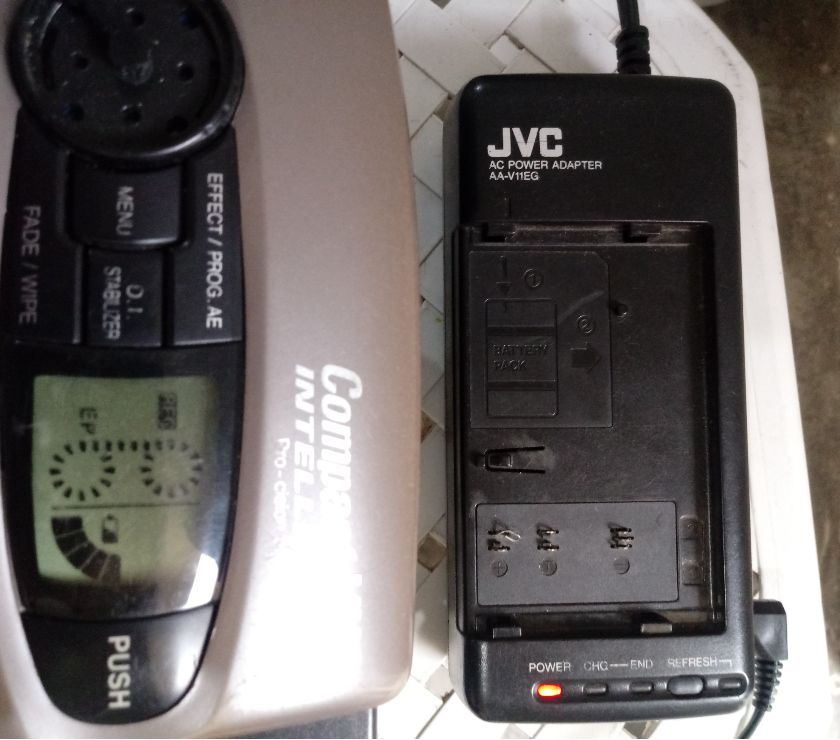 Filmadora JVC compact vhs camcorder antiga