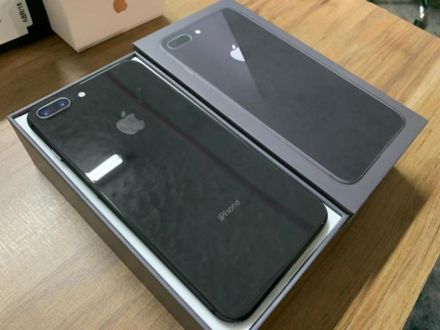 Iphone 8 plus black 64gb semi novo!