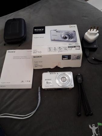 Vendo camera Cyber shot 16.1 mega pixes