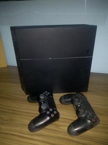 PS4 / 2 Controles / Três Jogos / Playstation 4