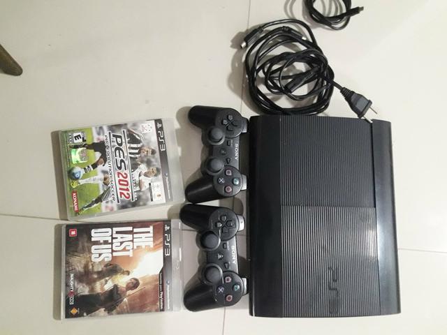 Ps3 slim 250hd 2 controles e jogos mídia física e jogos no