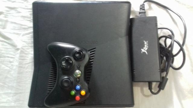 Vendo xbox 360 pra desapegar logo