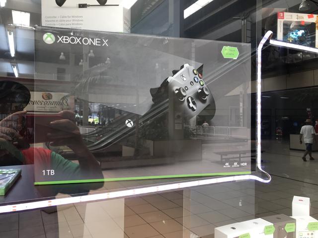 Xbox one x preto 1tb com garantia de 1 ano