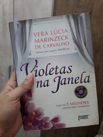 Livro Violetas na janela