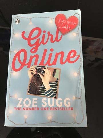 Livro inglês ?girl online?