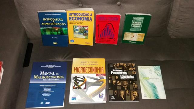 Livros acadêmicos