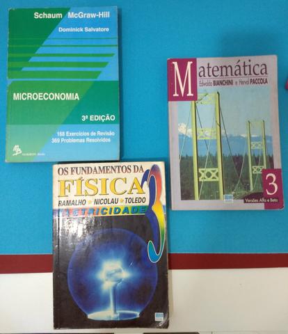 Lote de livros Matemática/Física 3/ Economia