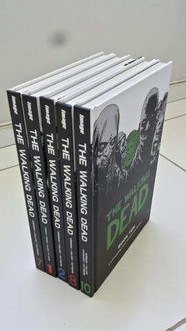 The Walking Dead Book (inglês)