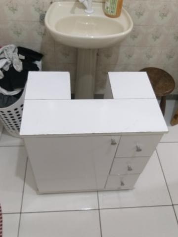 Armário banheiro