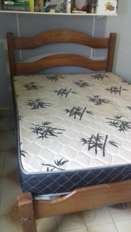 Cama e colchão Tamanho Queen (Maior que de casal)