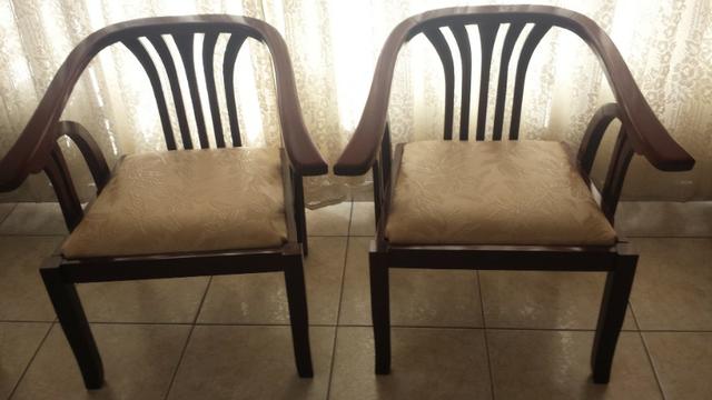 Lindas cadeiras/poltronas de madeira