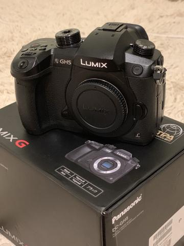 Câmera Lumix Panasonic GH5 4K (6K Photo)