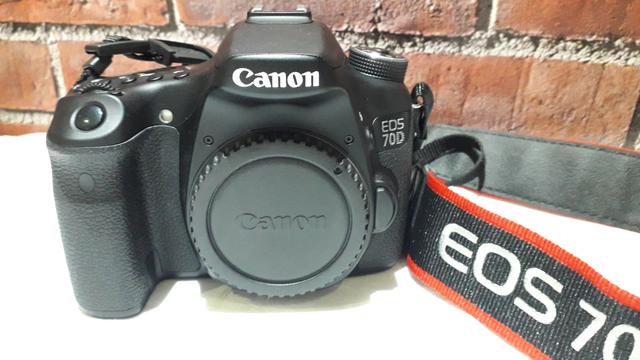 Câmera fotográfica Canon 70D