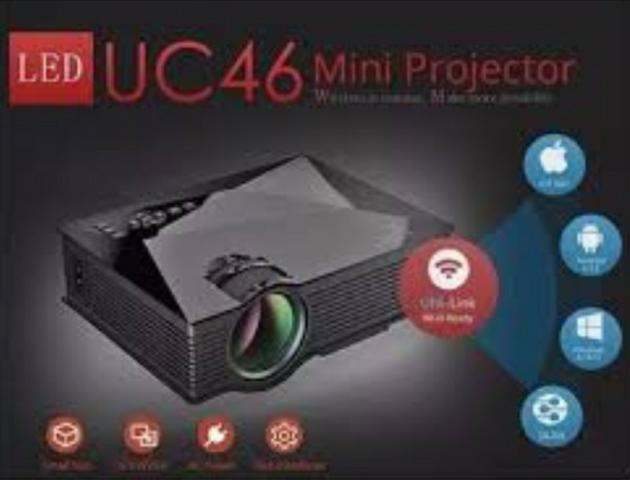 Mini Projetor Uc46 Hdmi 130 Polegadas P/ Entrega Lançamento