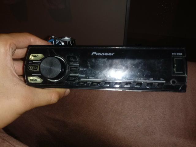 Piooneer com entrada usb, cabo auxiliar